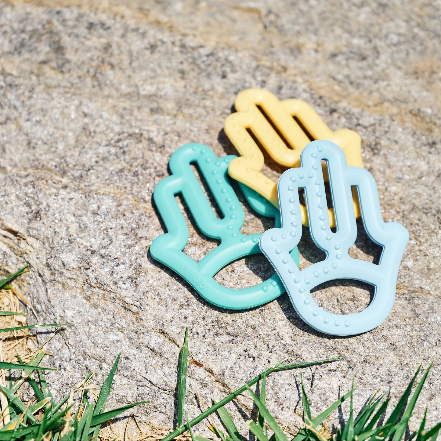 Diş Kaşıyıcı Annenin Eli